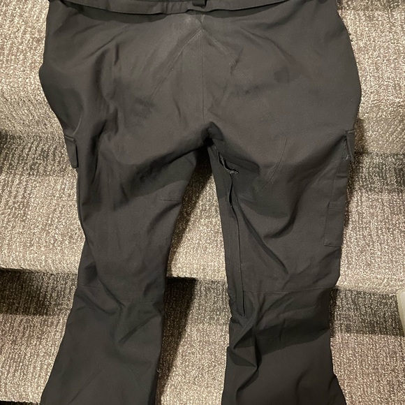 Volcom Women’s M Ski Pants - Picture 2 of 8